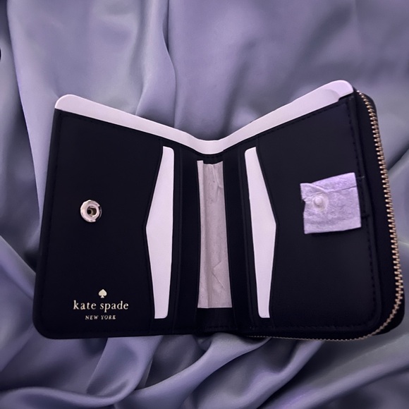 New Kate Spade Staci Zip Bifold
Wallet Saffiano Black Leather - Picture 5 of 16